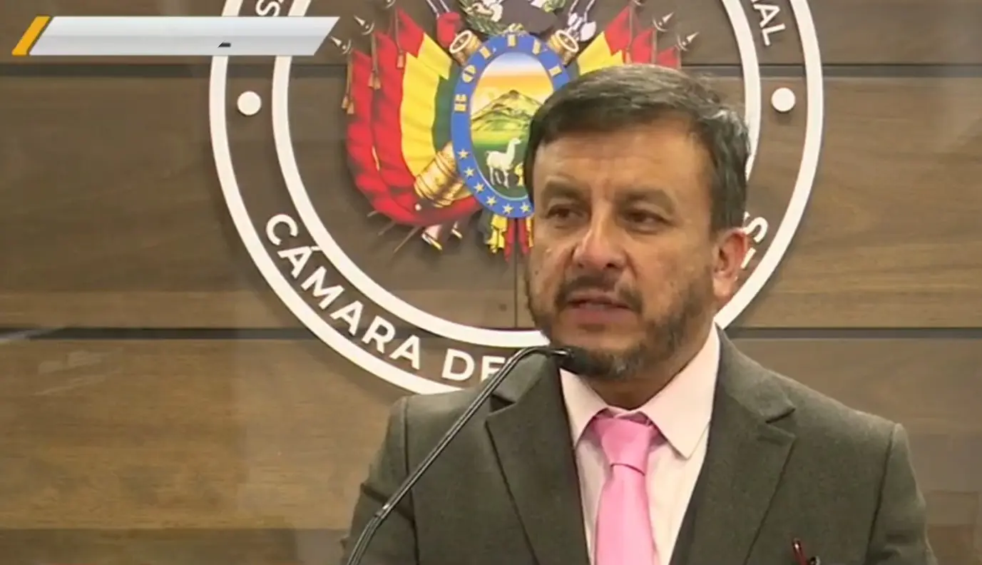 Medinaceli en rueda de prensa después de su interpelación. Foto: Captura BTV