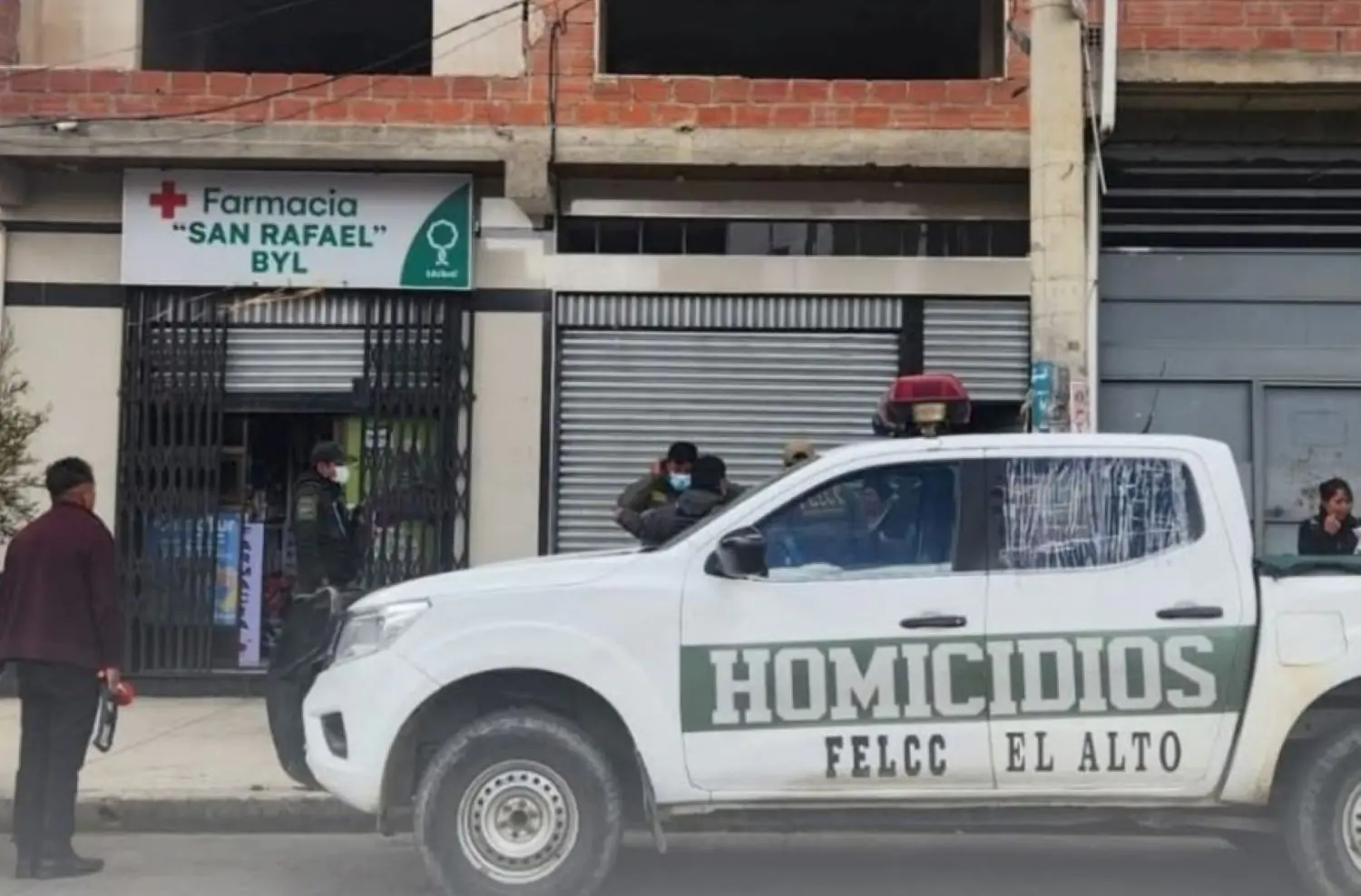 La mujer fue hallada sin vida en una farmacia de la avenida Cívica de El Alto. FOTO: RRSS